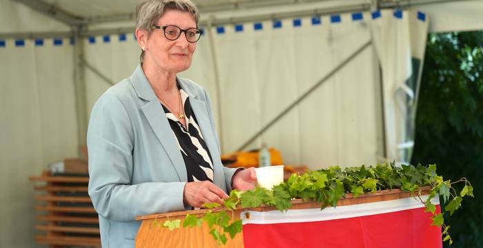 Ursula Schneider Schüttel, Präsidentin von Pro Natura, betonte in ihrer Rede, was entstehen kann, wenn der Mensch nicht gegen, sondern mit der Natur zusammenarbeite. © Richard Geer
