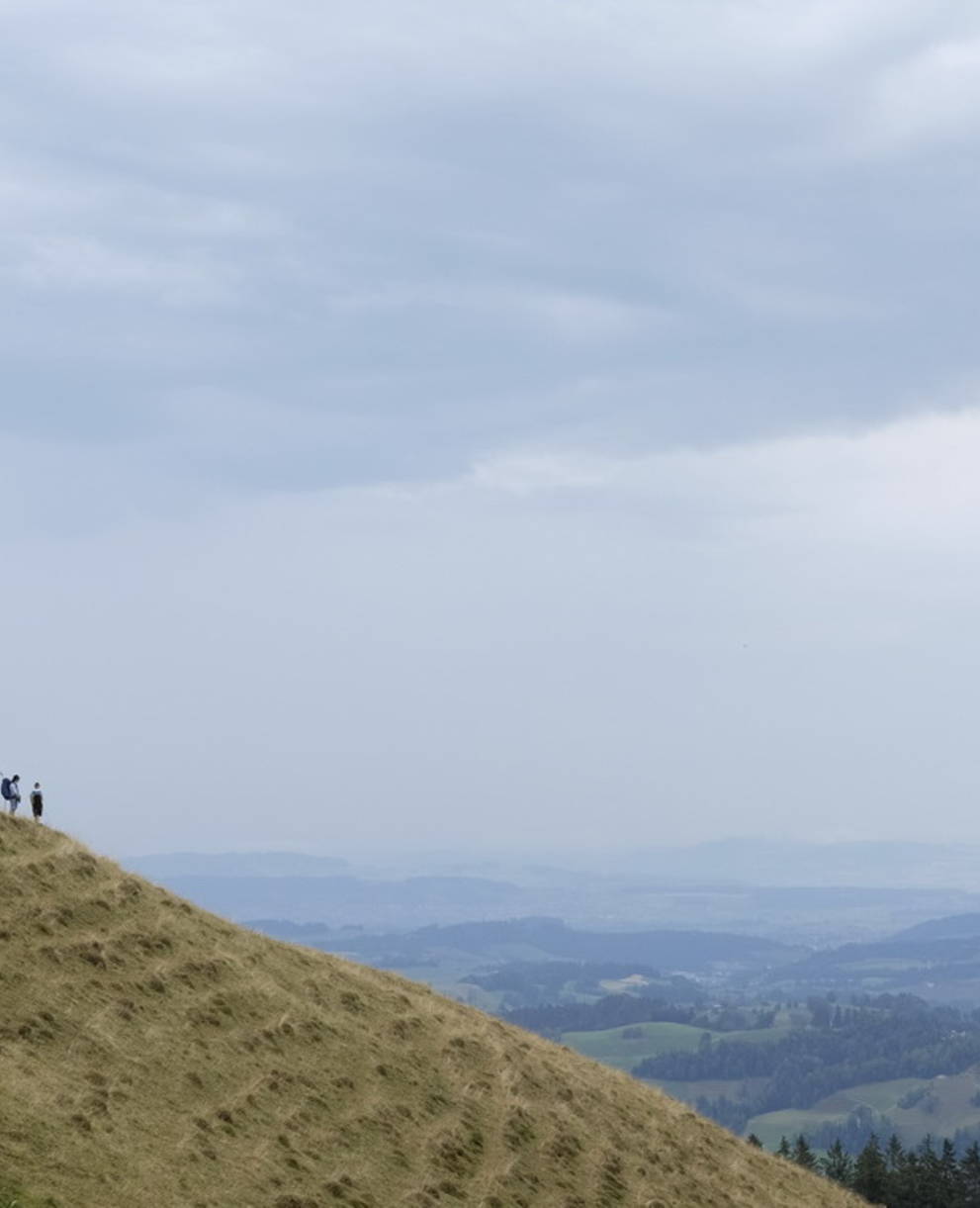 Des jeunes sur une randonnée (c) Groupes J+N Laufental